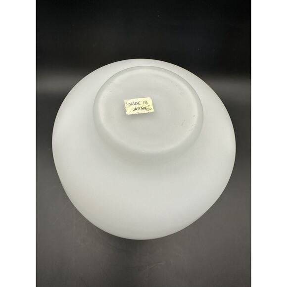 Vintage Japanese White Satin Glass Vase with Hand Painted Peach Roses Gilt Edge - Picture 7 of 8